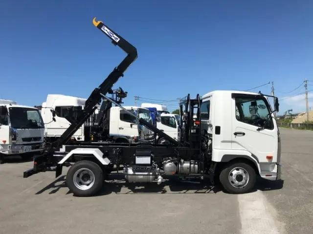 三菱ふそうファイターコンテナ専用車中型（4t）[写真05]