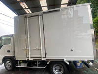 いすゞエルフ冷凍車（冷蔵車）小型（2t・3t）[写真08]