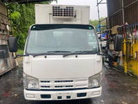 いすゞエルフ冷凍車（冷蔵車）小型（2t・3t）[写真09]