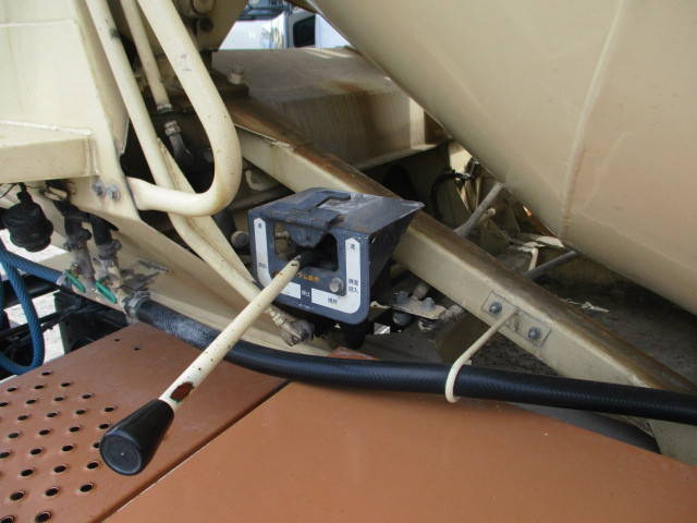 日野レンジャーミキサー車（コンクリートミキサー）増トン（6t・8t）[写真15]