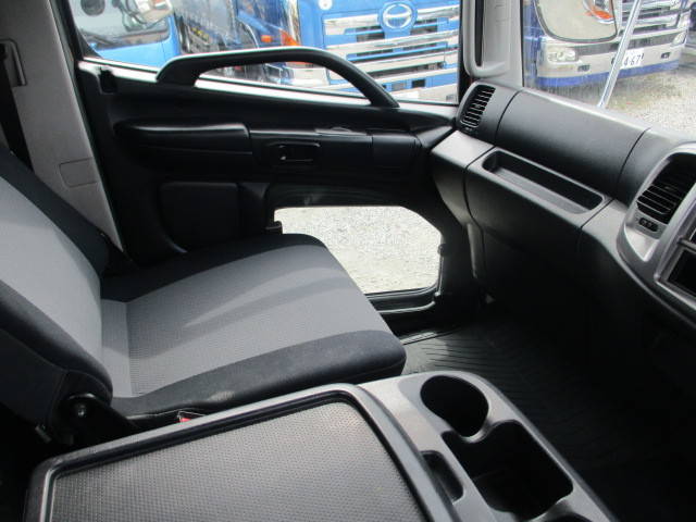 日野レンジャーミキサー車（コンクリートミキサー）増トン（6t・8t）[写真28]