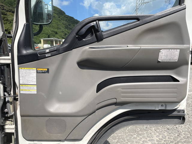 三菱ふそうキャンタークレーン4段小型（2t・3t）[写真31]