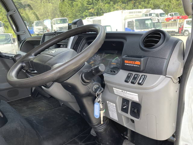 三菱ふそうキャンタークレーン4段小型（2t・3t）[写真35]