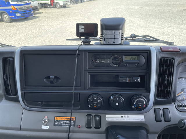 三菱ふそうキャンタークレーン4段小型（2t・3t）[写真38]