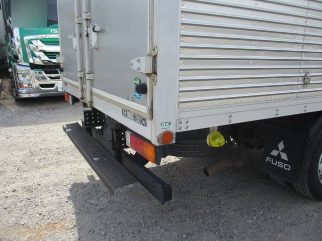 三菱ふそうキャンターアルミバン小型（2t・3t）[写真12]
