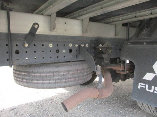 三菱ふそうキャンターアルミバン小型（2t・3t）[写真13]