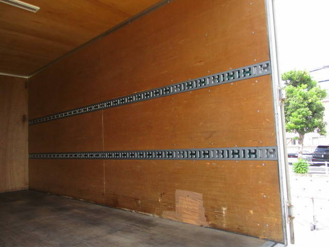 三菱ふそうキャンターアルミバン小型（2t・3t）[写真18]