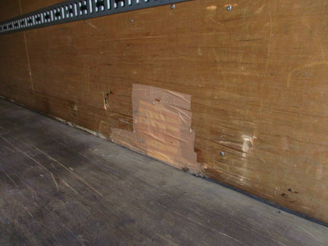 三菱ふそうキャンターアルミバン小型（2t・3t）[写真19]