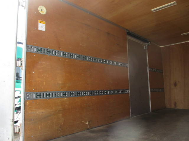 三菱ふそうキャンターアルミバン小型（2t・3t）[写真20]