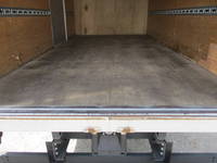 三菱ふそうキャンターアルミバン小型（2t・3t）[写真22]