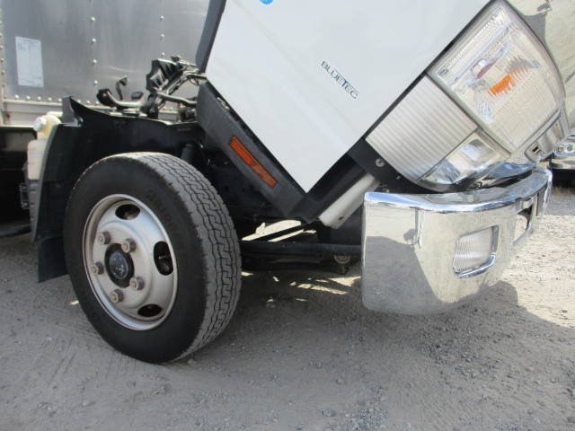 三菱ふそうキャンターアルミバン小型（2t・3t）[写真40]