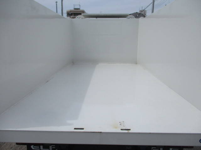 いすゞエルフ深ダンプ（土砂禁ダンプ）小型（2t・3t）[写真12]