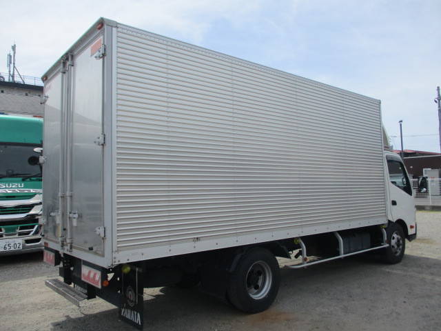 日野デュトロアルミバン小型（2t・3t）[写真02]