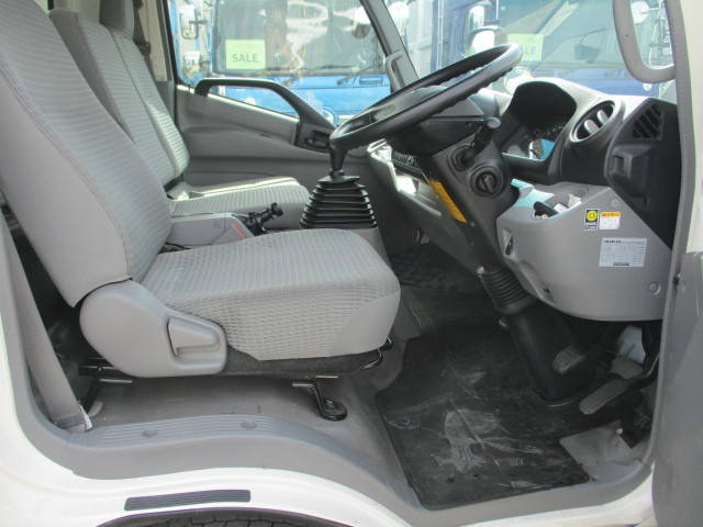 日野デュトロアルミバン小型（2t・3t）[写真26]