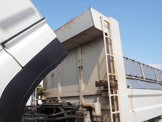 いすゞギガダンプ大型（10t）[写真31]