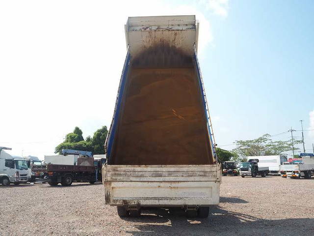 いすゞギガダンプ大型（10t）[写真09]