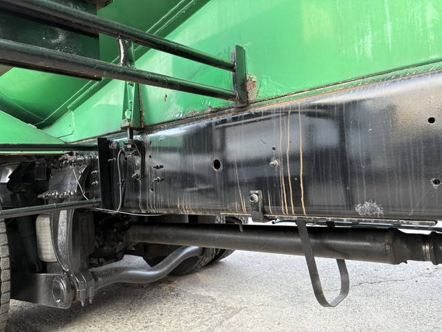 日野プロフィアバルク車（粉粒体運搬車）大型（10t）[写真26]