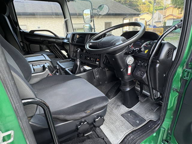 日野プロフィアバルク車（粉粒体運搬車）大型（10t）[写真28]