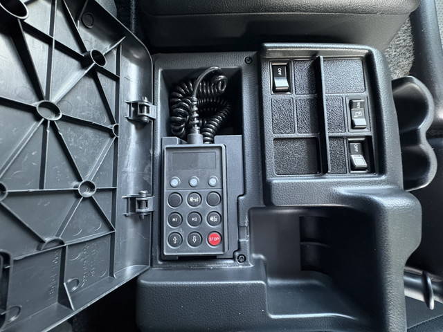 日野プロフィアバルク車（粉粒体運搬車）大型（10t）[写真30]