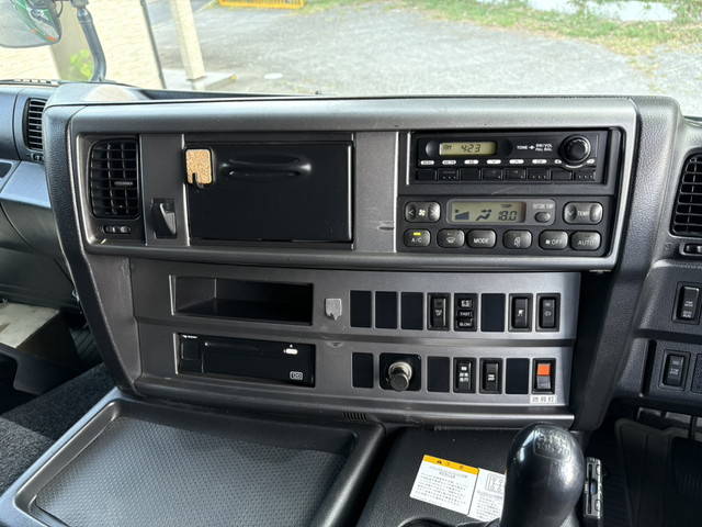 日野プロフィアバルク車（粉粒体運搬車）大型（10t）[写真31]