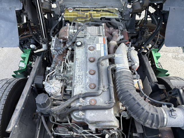 日野プロフィアバルク車（粉粒体運搬車）大型（10t）[写真32]