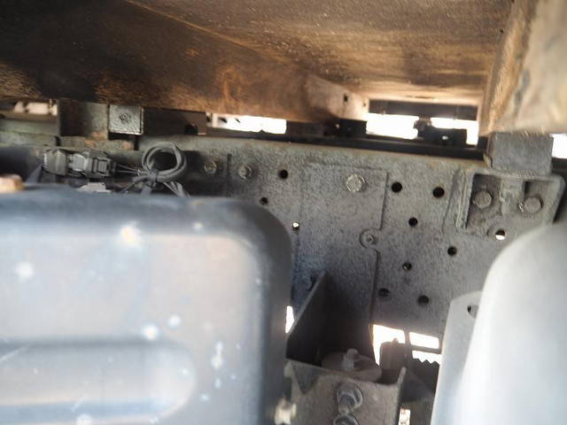 いすゞエルフ平ボディ小型（2t・3t）[写真12]