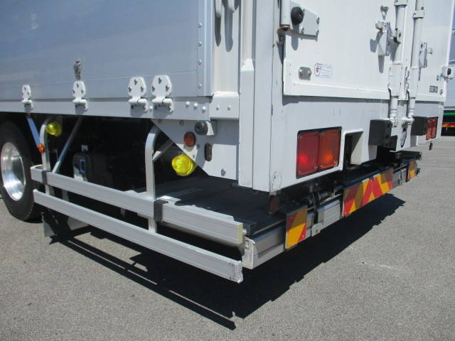 三菱ふそうファイターアルミウイング中型（4t）[写真12]