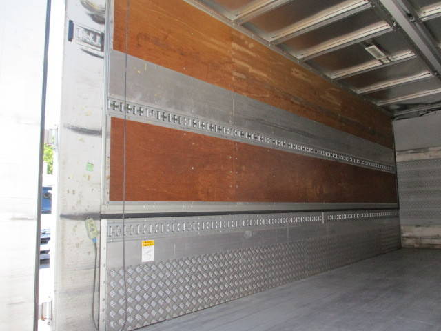 三菱ふそうファイターアルミウイング中型（4t）[写真19]