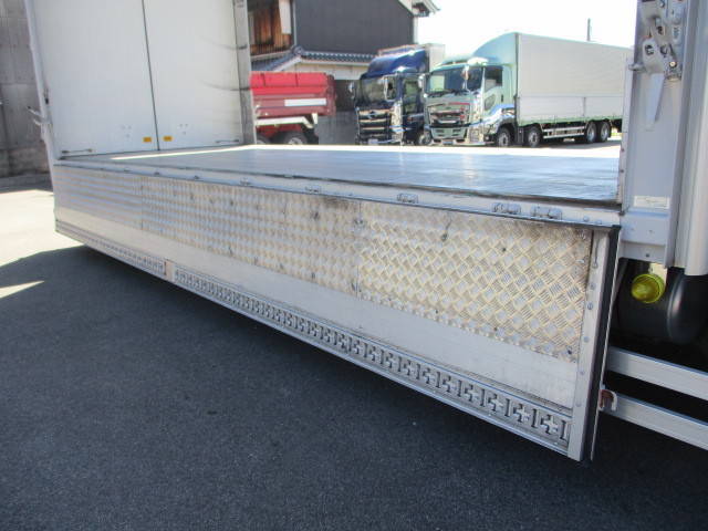 三菱ふそうファイターアルミウイング中型（4t）[写真24]