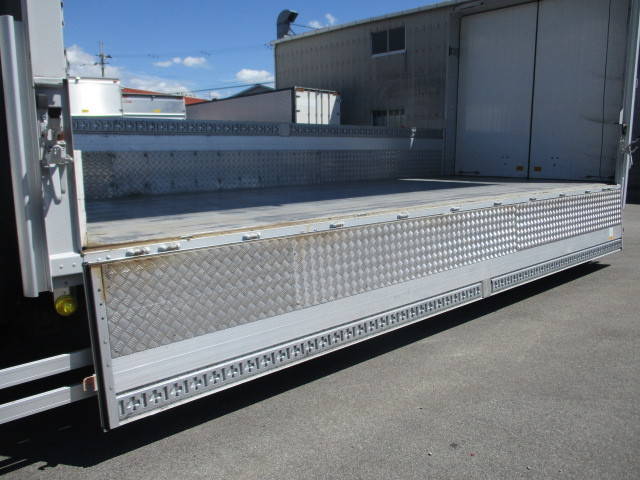 三菱ふそうファイターアルミウイング中型（4t）[写真25]