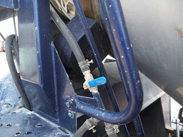 いすゞエルフミキサー車（コンクリートミキサー）小型（2t・3t）[写真16]