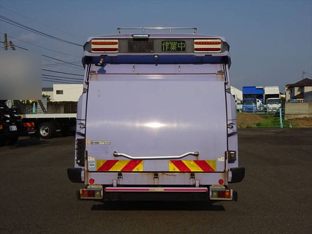 三菱ふそうファイターパッカー車（塵芥車）中型（4t）[写真12]