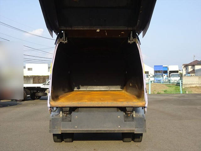 三菱ふそうファイターパッカー車（塵芥車）中型（4t）[写真16]