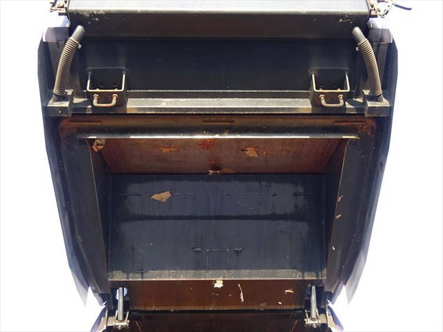 三菱ふそうファイターパッカー車（塵芥車）中型（4t）[写真17]