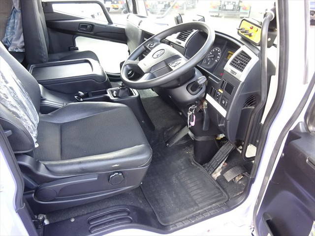 三菱ふそうファイターパッカー車（塵芥車）中型（4t）[写真20]