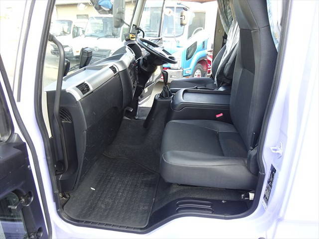 三菱ふそうファイターパッカー車（塵芥車）中型（4t）[写真26]