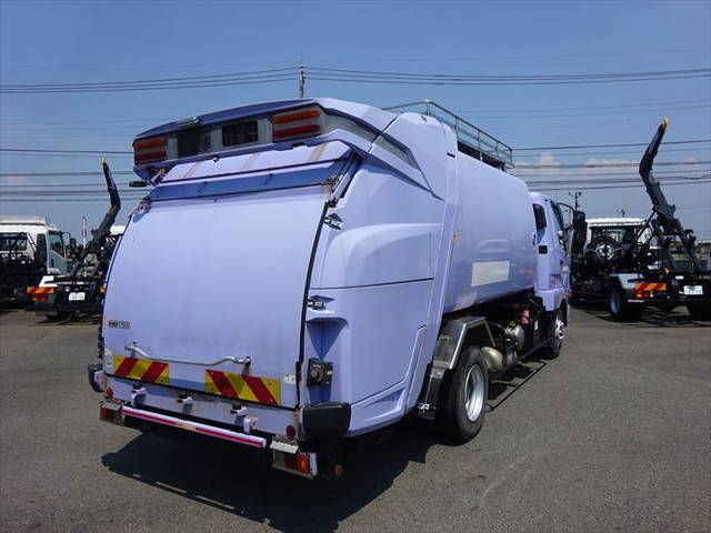 三菱ふそうファイターパッカー車（塵芥車）中型（4t）[写真03]