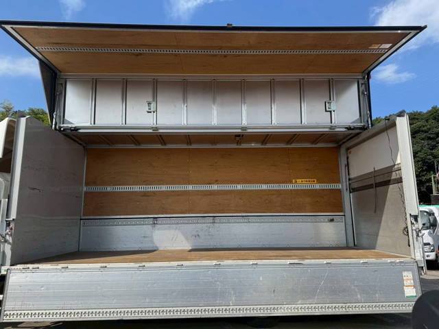 いすゞフォワードアルミウイング中型（4t）[写真10]