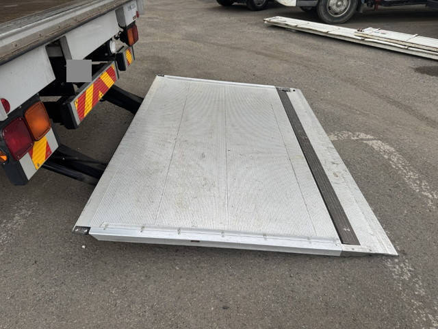 いすゞフォワードアルミウイング中型（4t）[写真11]