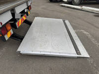 いすゞフォワードアルミウイング中型（4t）[写真11]