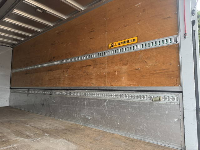 いすゞフォワードアルミウイング中型（4t）[写真13]