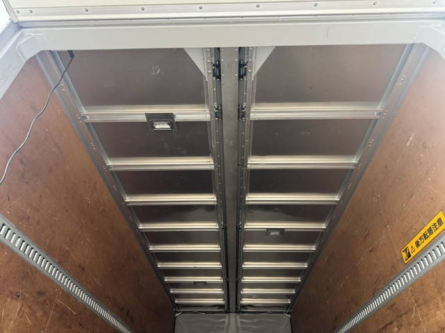 いすゞフォワードアルミウイング中型（4t）[写真14]