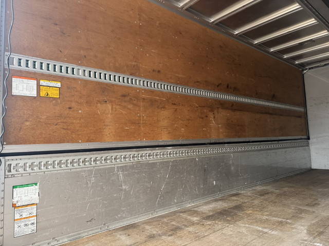 いすゞフォワードアルミウイング中型（4t）[写真15]