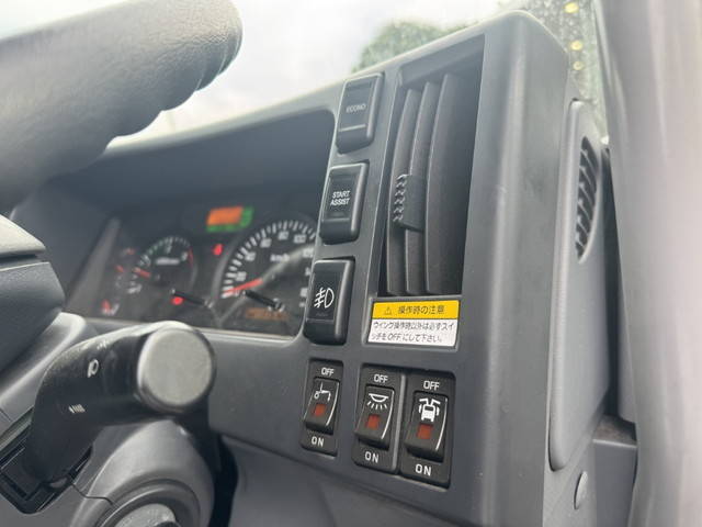 いすゞフォワードアルミウイング中型（4t）[写真33]