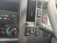 いすゞフォワードアルミウイング中型（4t）[写真36]