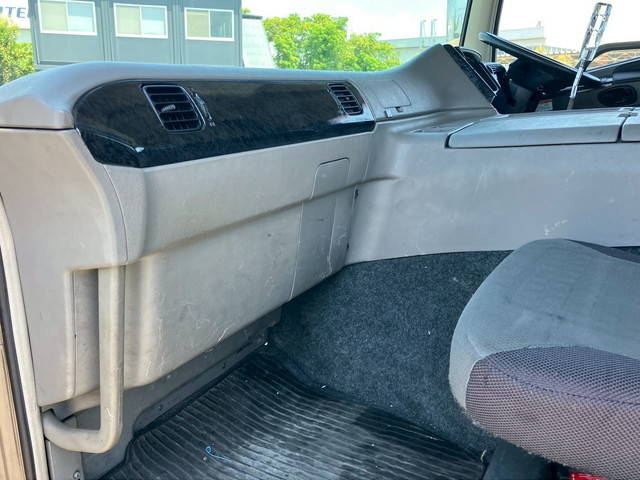 三菱ふそうスーパーグレートトレーラーヘッド（トラクターヘッド）大型（10t）[写真29]