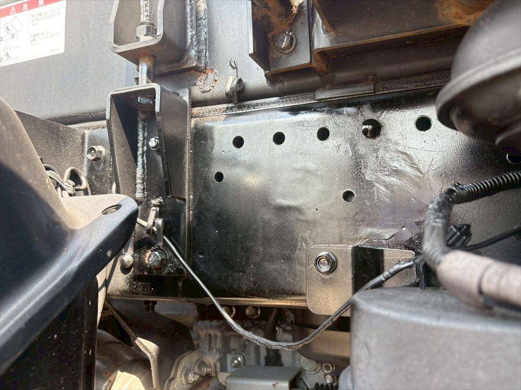 いすゞエルフコンテナ専用車小型（2t・3t）[写真13]