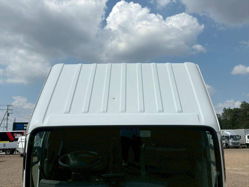 いすゞエルフコンテナ専用車小型（2t・3t）[写真16]