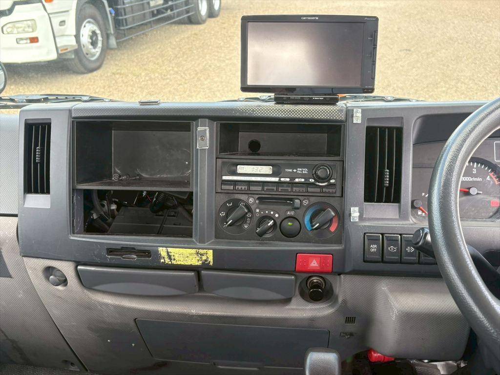 いすゞエルフコンテナ専用車小型（2t・3t）[写真18]