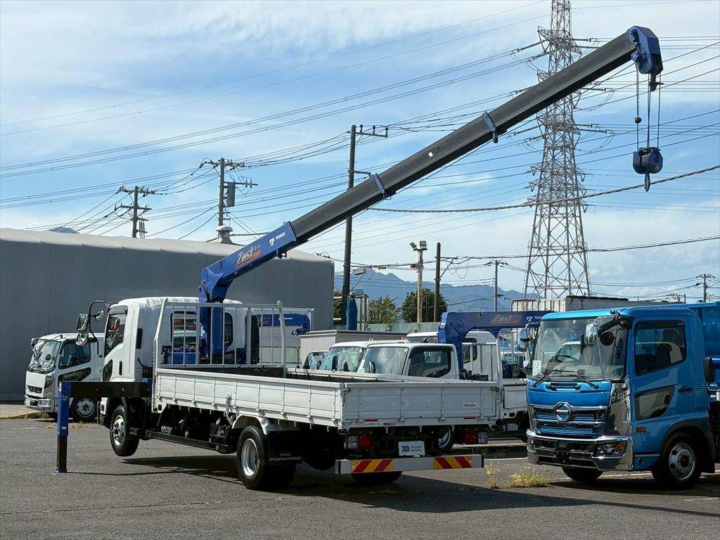 いすゞフォワードクレーン4段中型（4t）[写真10]